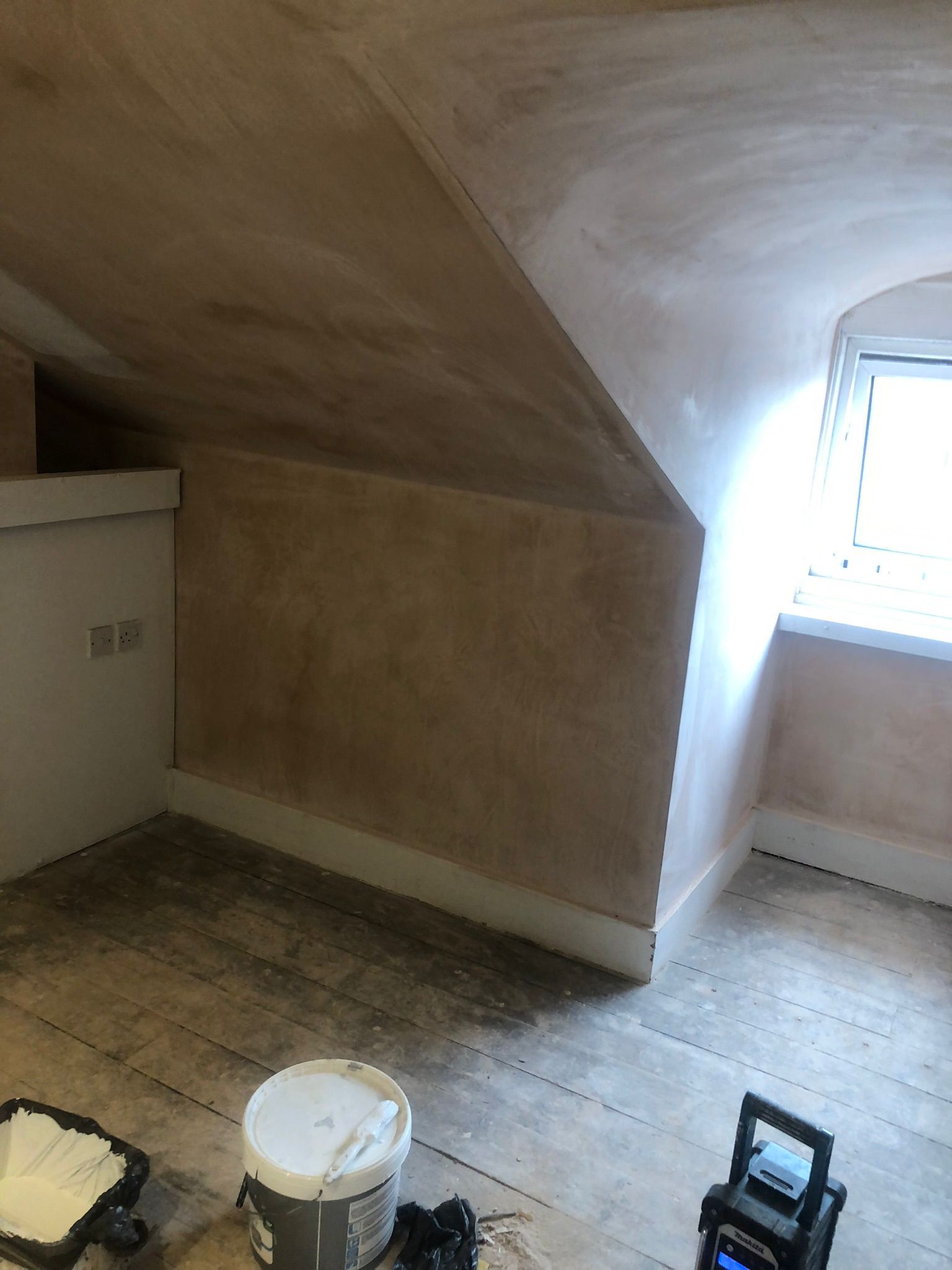 Before painting and decorating work in Surrey.